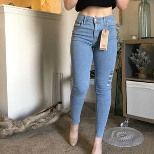 NWT Levi’s 720